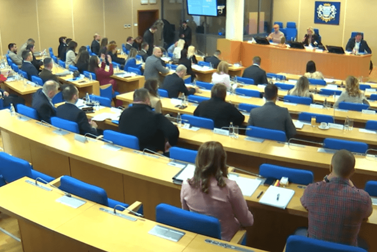 Odbornici o inicijativi za razrješenje članova Savjeta biblioteke „Radosav Ljumović“: Zakazana sjednica Skupštine Glavnog grada Odbornici o inicijativi za razrješenje članova Savjeta biblioteke „Radosav Ljumović“: Zakazana sjednica Skupštine Glavnog grada