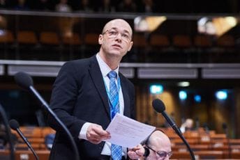 Štir u EP o sahrani Mladića: Ovo je stanje duha u Srbiji, ne smijemo imati iluzije