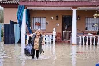 Poplave u Španiji: Otkazana nastava, evakuisane stotine ljudi, zatvoreni putevi i pruge