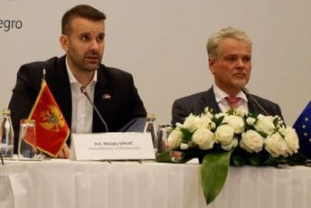 Vlast i opozicija se sporazumom nijesu obavezali na moratorijum na identitetska pitanja, ali jesu usaglašenom izjavom poslatom iz Delegacije EU Spajić i Satler