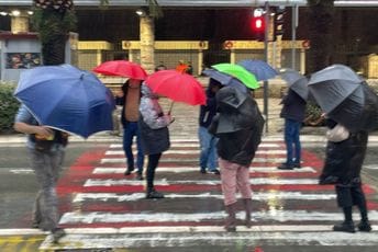 Uprkos nevremenu: Kotorani i danas blokirali saobraćaj, traže smjenu Šaranovića i Bečića