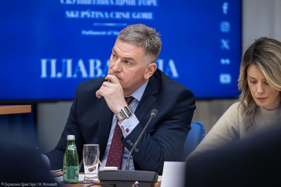 Huter odgovorio Pejoviću: "Śedi, jedan"