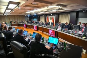 Nova odluka Vlade: Četrdeset studenata FCJK ipak će se finansirati iz državnog budžeta