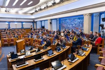 Opozicija optužuje za korupciju, vlast im odgovara da su protiv investicija Opozicija optužuje za korupciju, vlast im odgovara da su protiv investicija