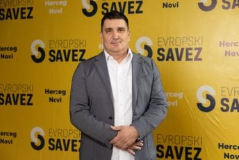 Komnenić: Došlo vrijeme da oni koji su loše upravljali 25 godina, odu sa vlasti u Herceg Novom Komnenić: Došlo vrijeme da oni koji su loše upravljali 25 godina, odu sa vlasti u Herceg Novom