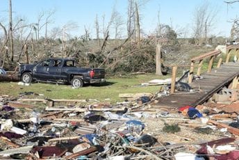 Nevrijeme u SAD: Tornado odnio sedam života, proglašena vanredna situacija Nevrijeme u SAD: Tornado odnio sedam života, proglašena vanredna situacija