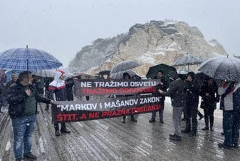 Podrška NVO i aktivista porodicama žrtava masovnih ubistava na Cetinju