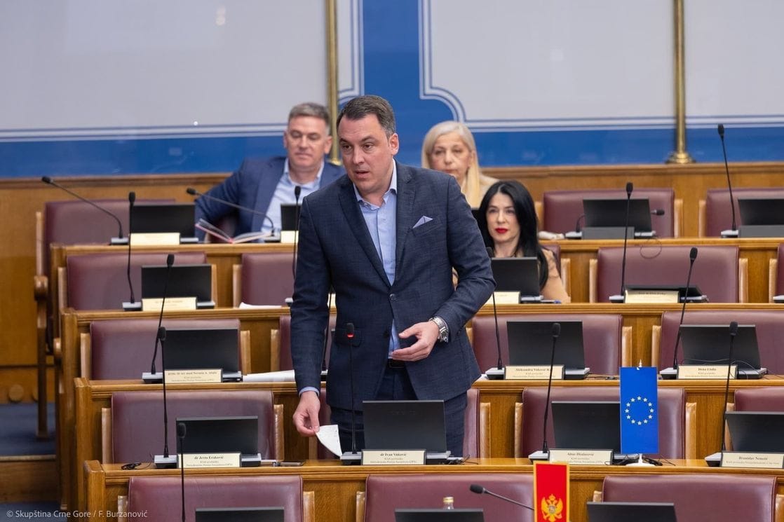Vuković tvrdi: Iza montaža na društvenim mrežama stoji jedan poslanik
