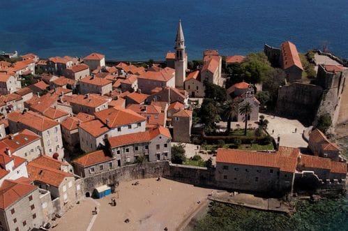 U Budvi trenutno boravi više od 30 hiljada turista: Evo iz koje države je najviše gosti