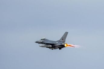 Srušio se indijski avion na trenažnom letu: Stradali piloti