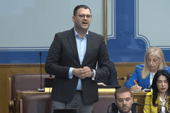 Anđušić: Dinamika zatvaranja poglavlja demantuje vlast da će pregovori biti završeni do 2026.