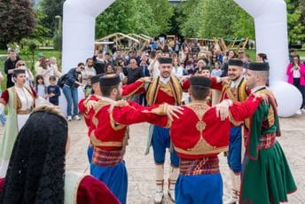 (FOTO) Otvoren Crnogorski manifest: Slavlje turizma, kulture i domaće radinosti