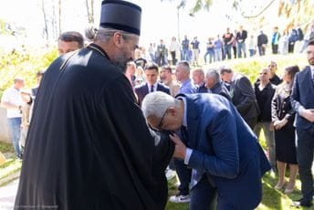 SEP: Mandić ne poštuje Crnu Goru, ali ga zato pijetet ne izdaje kada se nađe u društvu episkopa