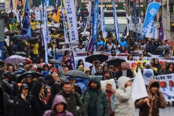 Istanbul: Sukobi policije i demonstranata  na prvomajskom protestu