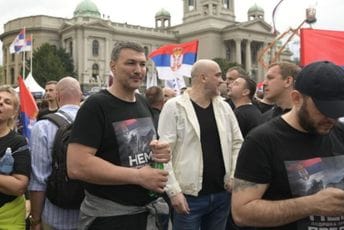 (VIDEO) Popović: Vladimir Mandić se sukobio sa studentima, šutnuo mladića