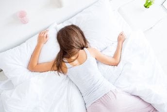Zbog čega nikada ne biste trebali da spavate na stomaku