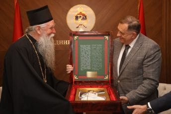 Dodik sa Joanikijem: SPC ima značajnu ulogu u očuvanju srpskog nacionalnog identiteta