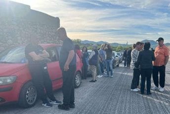 Građani i dalje traže odgovornost: Na Kruševom ždrijelu i večeras održana blokada
