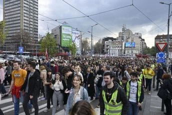 Studenti i opozicija imaju više od dvije trećine podrške glasača