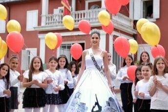 (FOTO) Crnogorska misica spremna za takmičenje u Indiji: Na Cetinju organizovan svečani ispraćaj