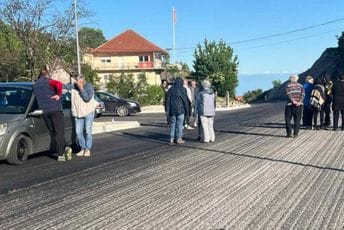 Cetinjani i večeras blokirali Kruševo ždrijelo