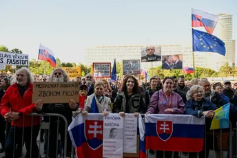 Protesti u Slovačkoj zbog Ficove posjete Moskvi, poručili: Ostani tamo!