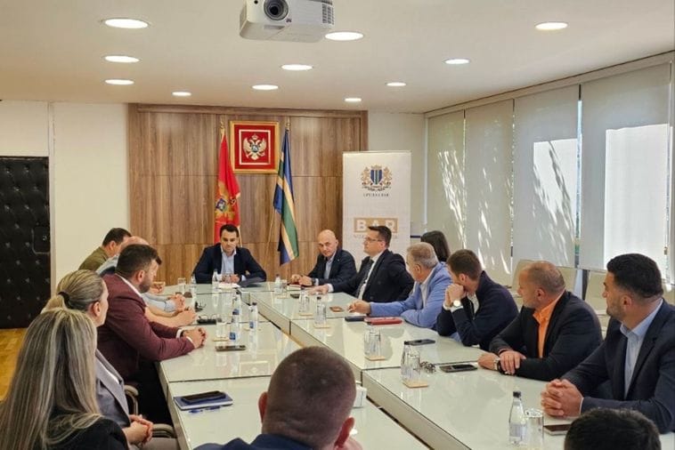 Raičević: Komunalna preduzeća da koriste sredstva iz EU fondova, bitno je zbog razvoja i nabavke opreme Raičević: Komunalna preduzeća da koriste sredstva iz EU fondova, bitno je zbog razvoja i nabavke opreme