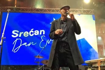 (VIDEO)  Perper i publika u harmoniji na Trgu nezavisnosti: "Goro moja" zagrmjela jednim glasom