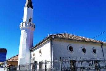 Podgorica: Obijena džamija u Staroj Varoši, provalnik slomio prozor, cilj bila kasa sa dobrovoljnim prilozima