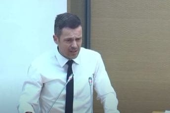 Mujović „zabagovao“ na sjednici: „Što se tiče Vaših navoda... oćete li me podsjetiti što ste mi spočitali?“