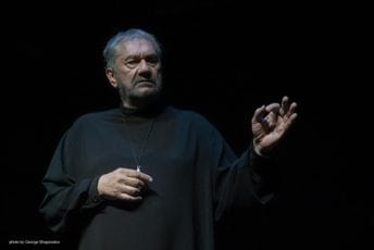 (VIDEO) Uspjeh crnogorske predstave u Kazahstanu: Ovacije za „Potonju uru Njegoševu“ na MONOFEST-u