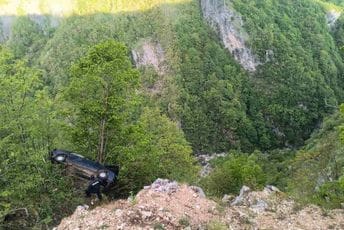 Akcija šavničkih vatrogasaca: Sugrađanina evakuisali iz provalije