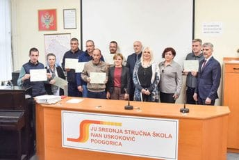Dodijeljene diplome polaznicima programa prekvalifikacije za mehaničare motornih vozila, instalere grijanja i hlađenja i zavarivače
