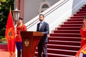 Milatović uručio najveća državna odlikovanja uoči Dana nezavisnosti: Evo ko su dobitnici