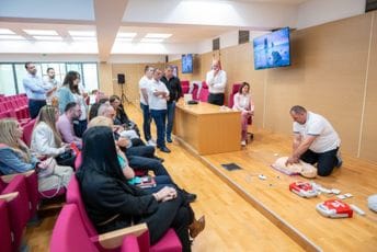 Glavni grad organizovao obuku za korišćenje defibrilatora