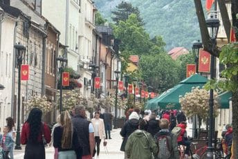 (FOTO/VIDEO) Proslava Dana nezavisnosti na Cetinju: Pogledajte prazničnu atmosferu u prijestonici