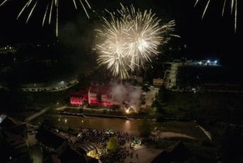 (FOTO) U Šavniku proslavljen Dan nezavisnosti: Građani se radovali uz koncert i vatromet