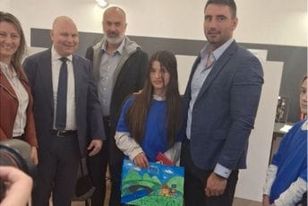 Najmlađi oslikali evropsku budućnost Šavnika; Jakić: Nadam se da će vaša vizija postati stvarnost