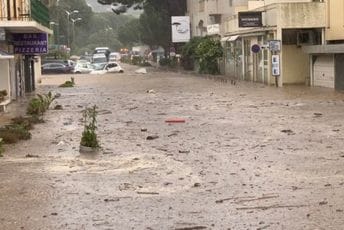 (FOTO/VIDEO) Katastrofalne poplave pogodile Francusku, najmanje tri osobe poginule