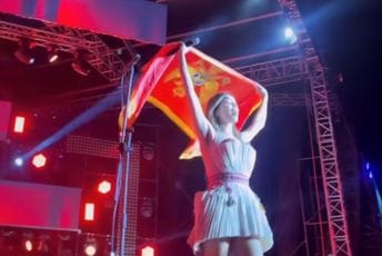 (FOTO) Pogledajte: Severina na koncertu u Baru u haljini inspirisanoj crnogorskom nošnjom