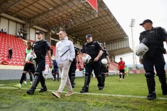 (FOTO/VIDEO) Prekinut meč na ,,DG areni“, ekipe napustile teren