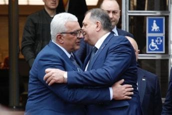 Imširović: Dok je Mandić glavni šef sve tri grane vlasti, Crna Gora treba da se drži podalje od događaja u BiH