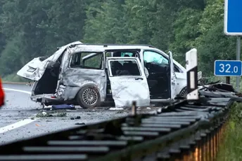 Teška nesreća u Njemačkoj: Stradalo troje Albanaca Teška nesreća u Njemačkoj: Stradalo troje Albanaca