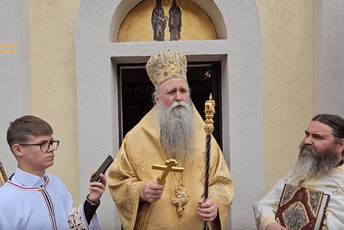 (VIDEO) Joanikije nabrajao slovenske narode, ali „zaboravio“ Crnogorce