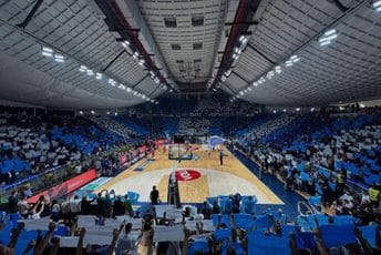 Spektakl: Ovako je izgledala koreografija uz koju je počeo okršaj Budućnost Volija i Zvezde