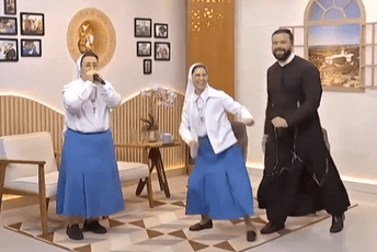 (VIDEO) 'Opake' opatice: Bitboksom do više vjernika