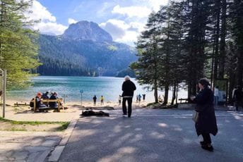 Pogledajte kako je danas bilo na Crnom jezeru (FOTO)