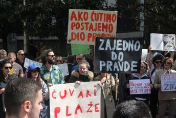 Koalicija “Velika plaža ili velika laža” organizuje danas skup ispred Skupštine: “Oćete li se više najest’?“ Koalicija “Velika plaža ili velika laža” organizuje danas skup ispred Skupštine: “Oćete li se više najest’?“