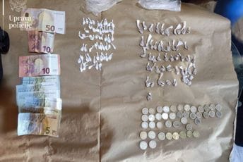 Uhapšen Podgoričanin, pronađeno  mu 107 zamotuljaka kokaina i heroina, novac, vazdušna puška