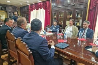 Abazović: Nećemo dozvoliti da postanemo građani bez zemlje, branićemo svaki pedalj Crne Gore; Nimanbegu: Stav Ulcinja je jasan